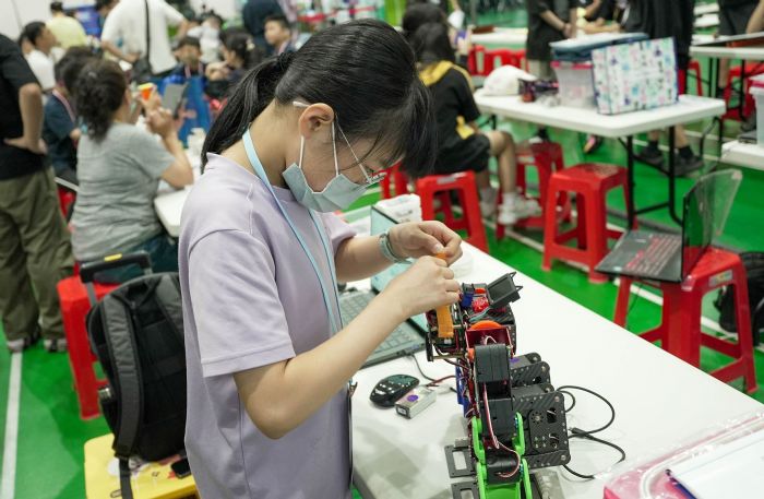 從格鬥到AI任務挑戰，北市激盪學生人形機器人創新熱情